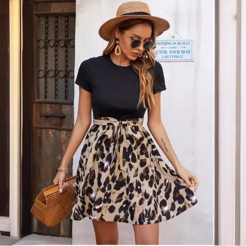 Robe Décontractée pour Femmes Manches Courtes Col Rond Imprimé Léopard Épicé avec Nœud Papillon Taille Lacets Mode Été