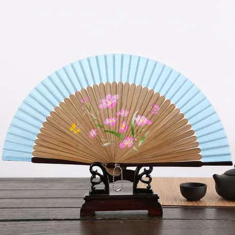 Abanico Plegable Tradicional Chino de Seda Con Varillas de Bambú Flores Pintado por Pulverización Abanico Para Mujeres Enfriamiento Diario y Decoración del Hogar