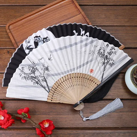 Eventail Pliant Chinois Traditionnel en Tissu de Lin et Côtes en Bambou Avec Gland Imprimé Floral Eventail à Main Oriental Pour Fête