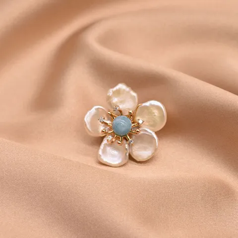 Natural Freshwater Baroque Pearl Flower Brooch For Women Vintage Gold Plated Rhinestone Floral Pin High Quality Jewelry Breastpin