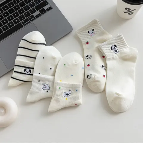 Calzini Corti Estivi da Donna in Puro Cotone Sottile Simpatico Ricamo Cane Cartoon Traspirante Casual Fantasmini