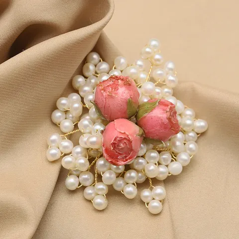 Vintage Alloy Artificial Pearl Flower Brooch Elegant Pink Resin Drip Rose Snowflake Breastpin Luxury Fine Handcrafted Brooches For Women Fashion Jewelry Gifts