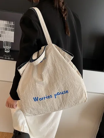 Sac Cabas Réversible en Nylon Grande Capacité pour Femmes Style Frais Avec Lettre et Chien Brodés Sac Épaule Sous-Bras Décontracté Quotidien Navette