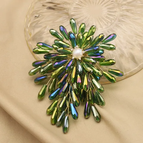 Spilla a Fiore in Rame Vintage Con Perla d'Acqua Dolce Naturale Strass Cristallo Elegante Stile Palazzo Spilla Decorativa per Abbigliamento Regalo Donna
