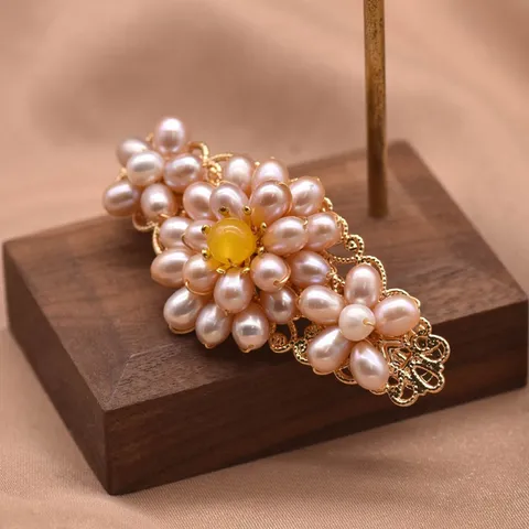 Pasador de Pelo de Cobre Chapado en Oro Vintage con Perlas de Agua Dulce Elegante Horquilla Floral Hecha a Mano para Mujeres