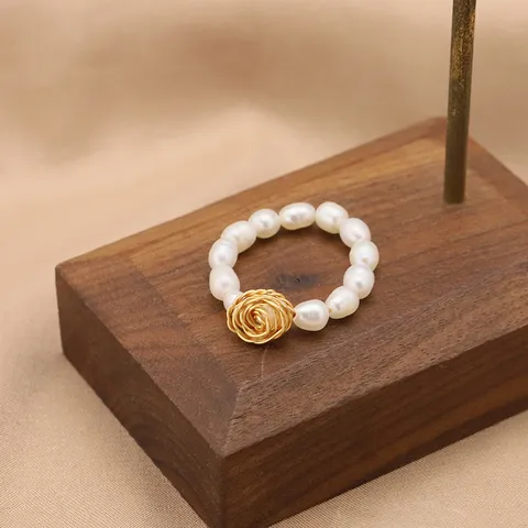 Anello in Perle d'Acqua Dolce Naturali Fatto a Mano per Donna Vintage Placcato Oro Filo Intrecciato Rosa Anello con Perline Regalo Gioielli