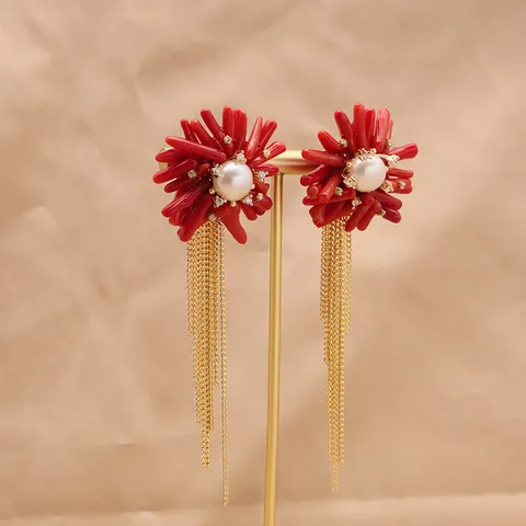 Vintage Rame Placcato Oro Bambù di Mare Perla Artificiale Orecchini a Nappa Eleganti Strass Corallo Rosso Anelli Floreali Fermaglio Set Donna Gioielli
