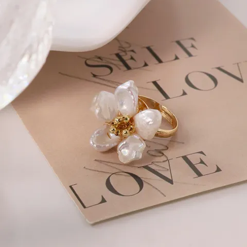 Anello Aperto in Acciaio al Titanio con Fiore di Perla Artificiale Vintage per Donna Elegante Anello Regolabile Gioielli di Moda