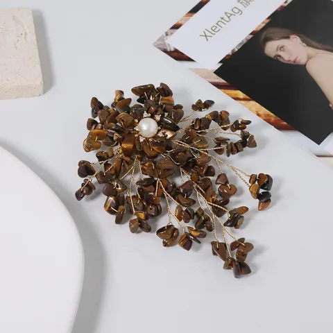 Spilla a Ramo di Fiore in Rame Perla d'Acqua Dolce Pietra Occhio di Tigre Strass Spilla per Maglione Scialle Minimalista Gioielli Regalo Donna