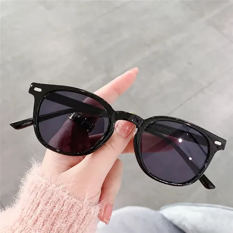 Occhiali da Sole Rotondi Retrò per Uomo Donna Protezione UV400 Anti Luce Blu Occhiali alla Moda Chic Minimalisti
