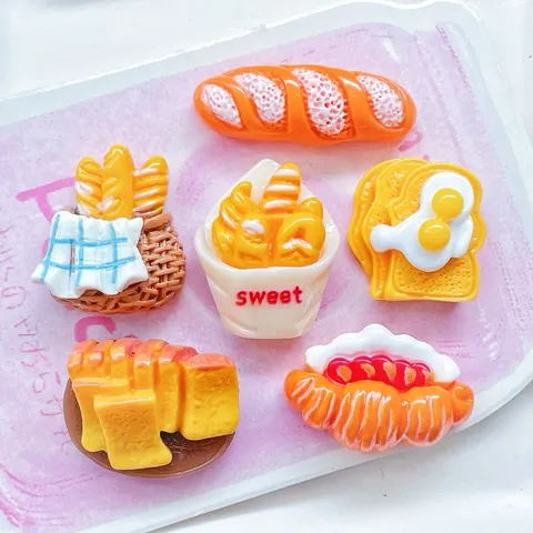 DIY Hars Miniatuur Brood Bedeltjes Voor Sieraden Maken Toast Ei Mand Voedsel Speelgoed Accessoires Voor Haarspeldjes Koelkastmagneten