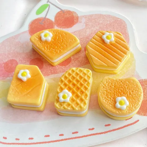 Accesorios de resina de galleta de sándwich de plumeria amarilla Comida en miniatura DIY Funda de teléfono Decoración