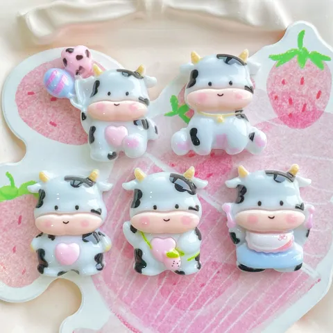 Leuke Cartoon Koe Hars Flatback Bedel Voor DIY Telefoon Geval Decoratie Zoete Dieren Hars Ornament Voor Haarspelden Water Beker Decor