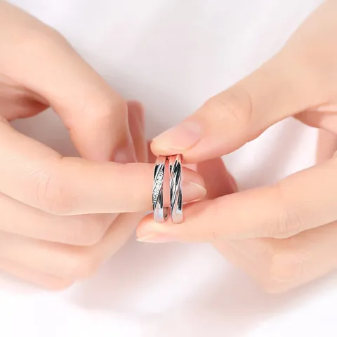 Anillos de Pareja de Lujo de Aleación con Diamantes de Imitación Moda Cinta de Möbius Geométrico Abierto Ajustable Anillo de Dedo Regalo para Hombres Mujeres Joyería Romántica