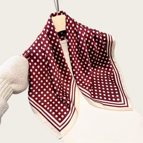 Carré de Soie Vintage Imprimé à Pois Style Audrey Hepburn Satin Effet Soie Foulard pour Femmes Accessoire Élégant Cheveux Sac Décoration
