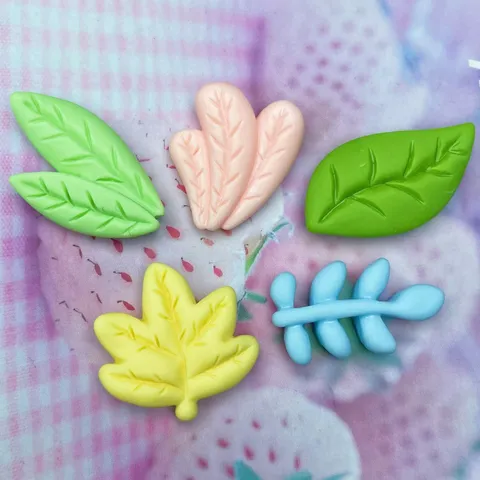 Frosted Resin Leaf Maple Plant Charms Sweet Loose Spacer Beads Miniature Botanical Ornaments DIY Hair Clips Phone Case Decoration Materials Craft Making Supplies Accessories