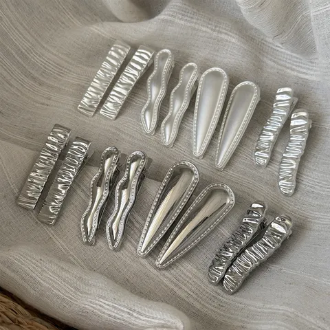 Einfache Metall Glänzende Welle Haarspange Modische Seite Pony Entenschnabel Clip Geometrische Gefaltete Haarnadel Kopfschmuck Damen