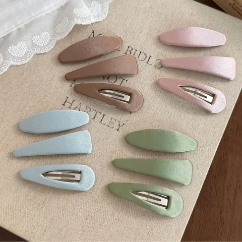 Fermaglio per Capelli BB in Raso Lucido per Donna Dolce Accessorio Geometrico Ovale Triangolo per Ragazze Clip per Frangia