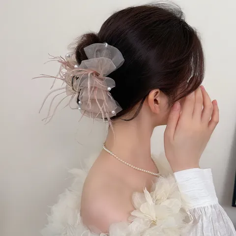 Elegant Mesh Feather Hair Claw Large Soft Bubble Updo Shark Clip Sweet Artificial Pearl Hairwear For Women Daily Banquet Accessorie
