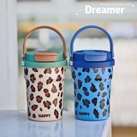 Tazza da Caffè Isolato Sotto Vuoto in Acciaio Inossidabile Bottiglia d'Acqua da Viaggio Portatile Con Cannuccia e Coperchio a Doppia Bevanda Stampa Leopardata