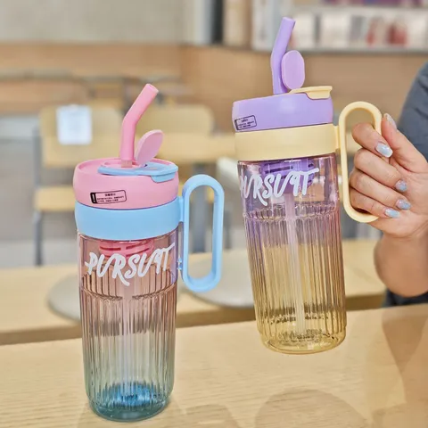 Minimalistischer Kunststoff Strohhalmbecher Große Kapazität Farbverlauf Wasserflasche Mit Griff Umweltfreundlicher Tragbarer Trinkbecher Für Büro Zuhause Outdoor Reisen