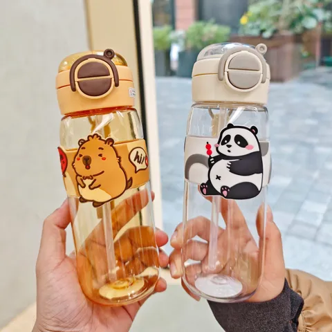 Cartoon Wasserschwein Dual Drink Strohhalm Wasserflasche Mit Tragbarem Gurt Kunststoffbecher Für Kinder Studenten Schule Outdoor