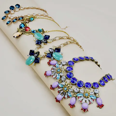 Lujoso Collar De Cuello Grueso Con Diamantes De Imitación Multicolor Para Mujer Collar De Declaración De Aleación Galvanizada Vintage Flor Hoja Para Fiesta Boda Banquete Joyería