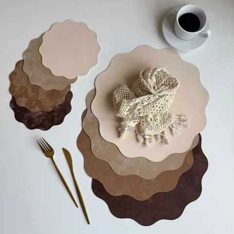 Franse Luxe Nepfluweelleren Placemat Golvende Rand Bloemvorm Onderzetter Waterdicht Oliedicht Eettafelmat Warmtegeïsoleerde Kopjesmat Woondecoratie