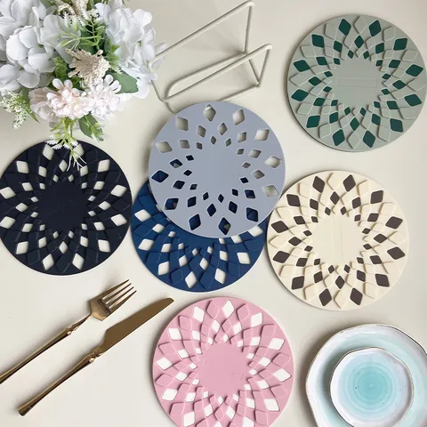 Nordic Silicone Hollow Insulation Pot Mat Heat Resistant Round Non-Slip Placemat For Kitchen Dining Table Casserole Pad
