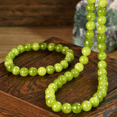Handmade Beaded Peridot Jewelry Set Green Stone Necklace And Elastic Bracelet For Women Boho Style Niche Accessories
