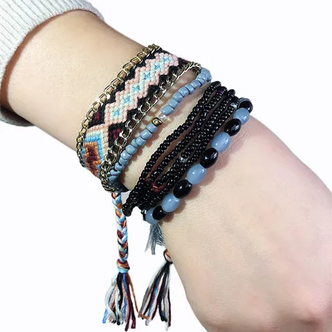 Pulsera de Cuentas Multicapa Bohemia para Mujer Hilo de Mano de Resina con Perla Artificial y Borla Joyería Etnica de Playa Regalo Ajustable