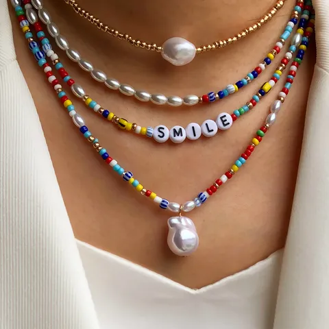 Collana Multistrato Bohémien per Donna Lega Perline Colorate Fatta a Mano Perla Barocca Artificiale Collana Smile