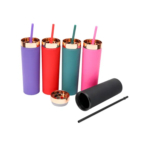 Doppelwandiger Kunststoff Becher Mit Strohhalm Und Roségold Deckel Matte Gummifarbe Isolierter Wasserbecher Für Reisen