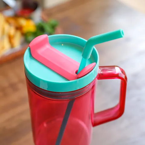 Großer Kunststoffbecher mit Griff und Trinkhalm Tragbarer Auto Becher Klarer Reisebecher für Kalte Getränke Täglichen Gebrauch
