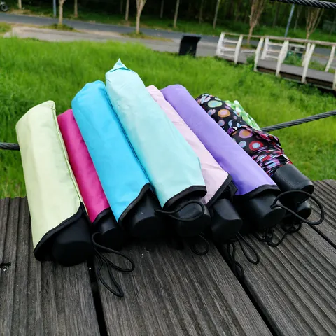 Parapluie Pliant à Trois Volets Bord Feuille de Lotus Colle Noire Anti-UV Parasol Solaire de Pluie Parasol Pliant Portable
