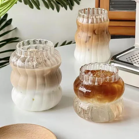 Tasse à Eau Nuage en Verre Transparent Rayure Verticale Tasse de Petit Déjeuner Lait Glace Americano Latte Jus Verre à Boire