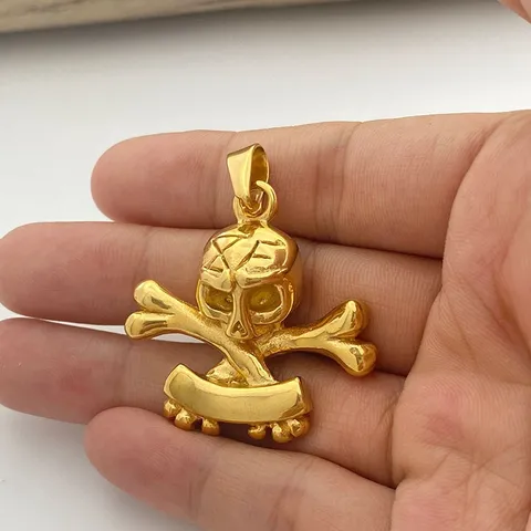 Pendentif Collier Croix Crâne en Acier Titane Rétro Plaqué Or Punk Pendentif Squelette Pirate Bijoux Cadeau Unisexe