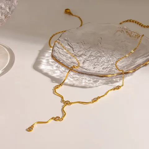 18K Gold Plated Stainless Steel Wave Y-Chain Necklace Cubic Zirconia Water-Resistant Light Luxury Geometric Pendant Necklace For Women