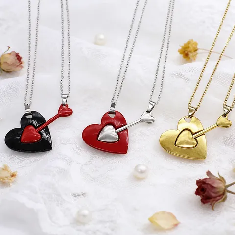 Collier Pendentif Assorti Magnétique Cœur Flèche pour Couples Chaîne en Acier Inoxydable Alliage Gravé Cadeau de Saint Valentin Bijoux