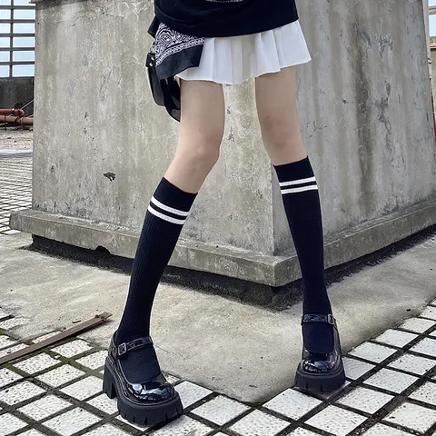 Calcetines Medios A Rayas Deportivos Casuales para Mujer Mezcla de Algodón Tubo Alto Estilo Estudiantil Accesorios de Moda