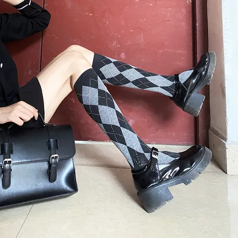 Calcetines hasta la Pantorrilla con Patrón Argyle de Moda para Mujer Estilo Universitario Británico Retro Tejido Mezcla de Algodón Tubo Alto Uso Diario