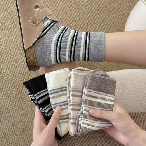 Women Casual Cotton Blend Mid Tube Socks Retro Striped Slouch Crew Socks Autumn Daily Fashion Breathable Hosiery
