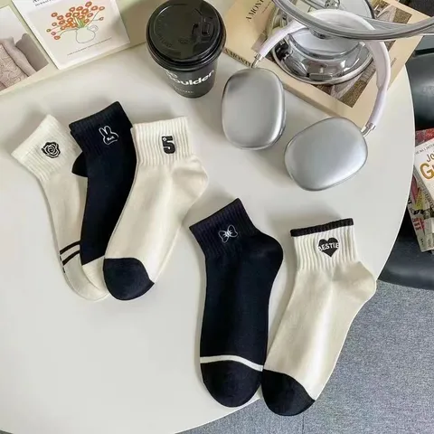 Calcetines Cortos de Moda para Mujer Lindo Camelia Conejo Lazo Corazón Número Estampado Casual Mezcla Algodón Tobilleros Tendencia