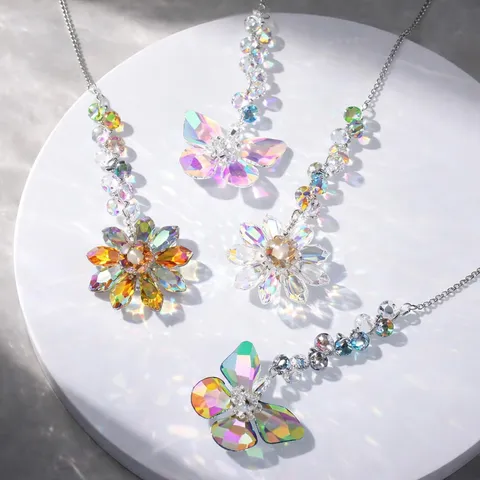 Crystal Suncatcher Butterfly Flower Hanging Pendant Rainbow Prism Window Decoration Garden Ornament Gift