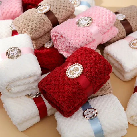Barock Korallenfleece Handtuch Karo Textur Weiches Gesichtstuch Mit Perle Porträt Etikett Schleife Hochzeit Geburtstag Souvenir