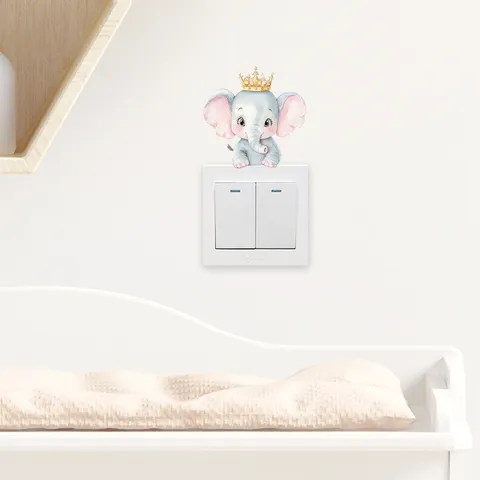 Adesivo per Interruttore della Luce con Elefante Cartone Animato con Corona PVC Autoadesivo Decalcomania da Muro per Cameretta Bambini