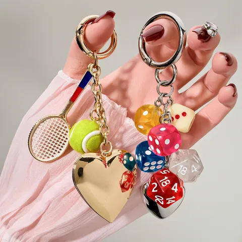 Creatieve Vorm Sleutelhanger Hanger Hars Driedimensionale Dobbelstenen Tasbedeltje Mode Glitter Aardbei Tennisracket