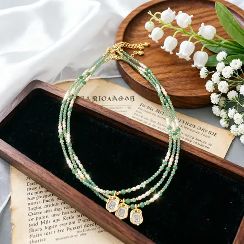 Neuer Chinesischer Stil Natürliche Süßwasserperle Halskette Mit Grünen Kristallperlen Vintage Vergoldete Kupfer Glück Anhänger Kette Für Damen