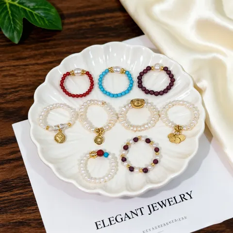 Neuer Chinesischer Stil Natur Süßwasserperle Elastischer Ring Vintage Roter Achat Türkis Vergoldet Glücksbringer Handgemachter Dehnbarer Fingerring Für Damen Luxus Schmuck Geschenk