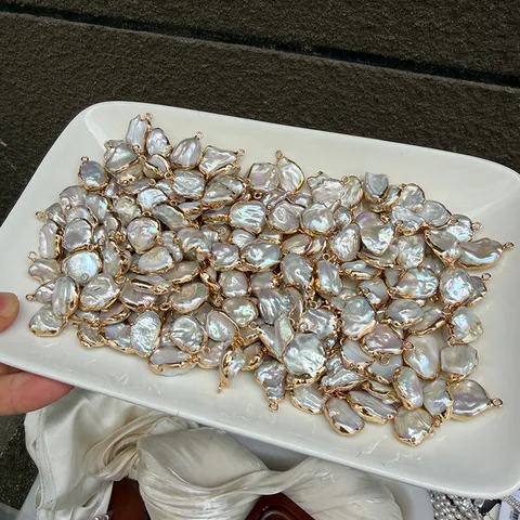 Pendentif en Perle d'Eau Douce Naturelle Baroque Irrégulière avec Bordure en Cuivre Plaqué Or pour Création Bijoux DIY
